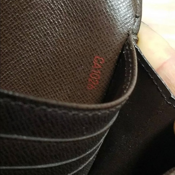 - Authentic Luis Vuitton Damier Ebene long wallet crossbody - Picture 8 of 10